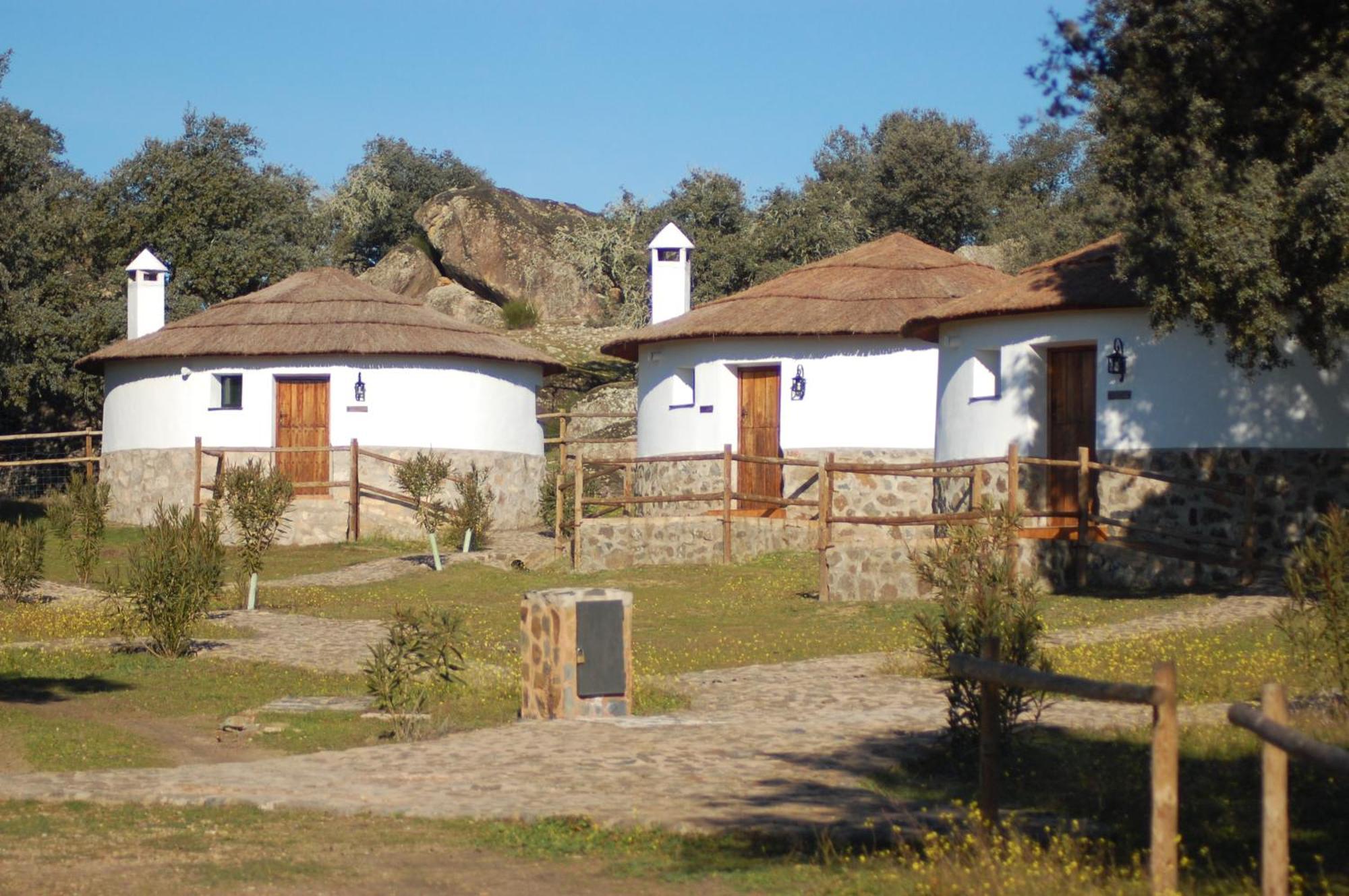 Los Chozos De La Roca La Roca de la Sierra Exterior photo