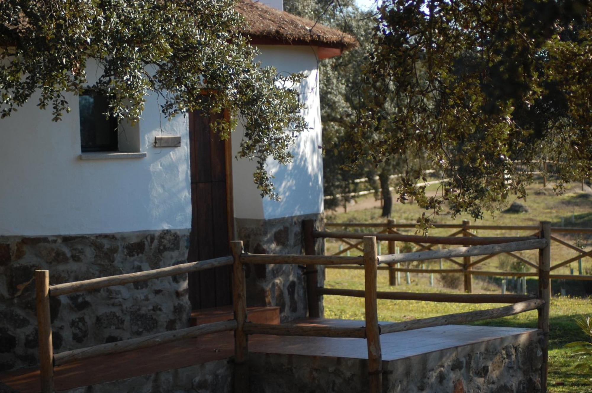 Los Chozos De La Roca La Roca de la Sierra Exterior photo
